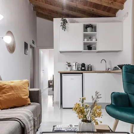 Apartment Phaedrus Living Luxury Residences Orange